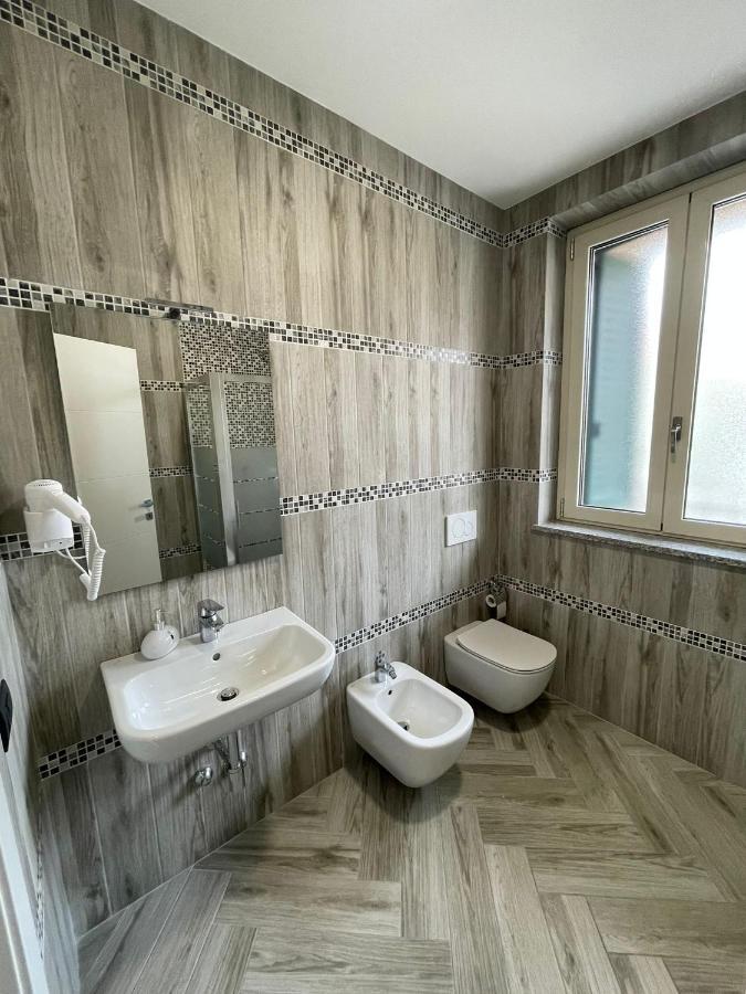Holiday Rooms 罗镇 外观 照片