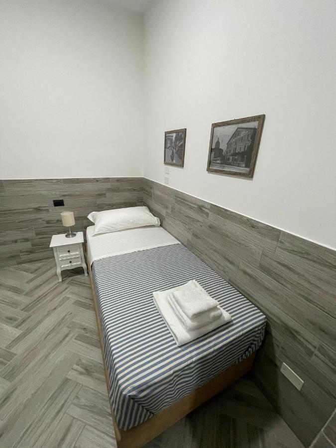 Holiday Rooms 罗镇 外观 照片